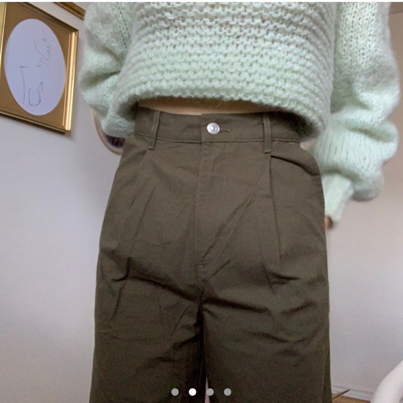 Levi's High Loose Cargo Pants - Picture 2 of 6